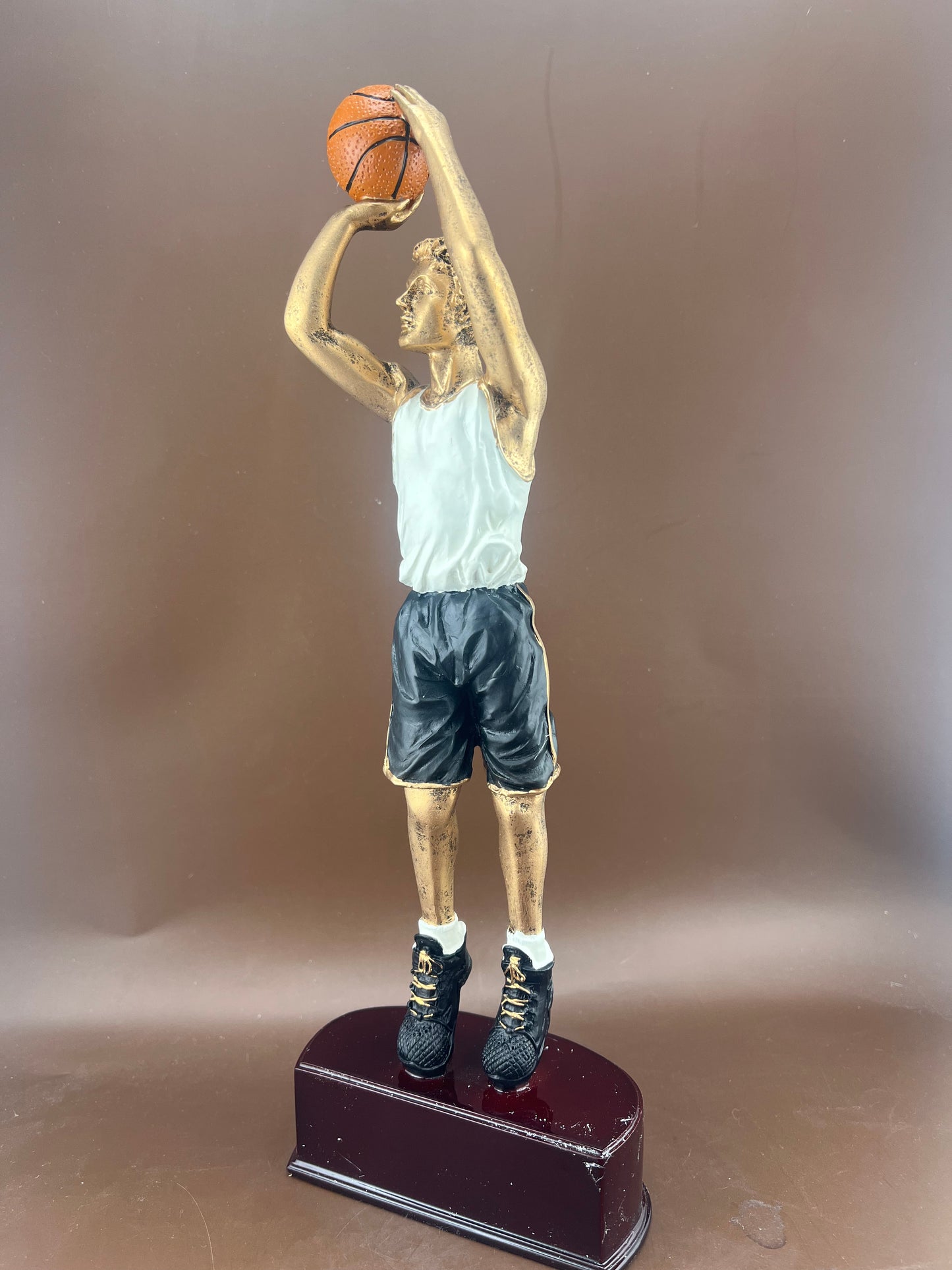 Male Basketball Resin Trophy 11"