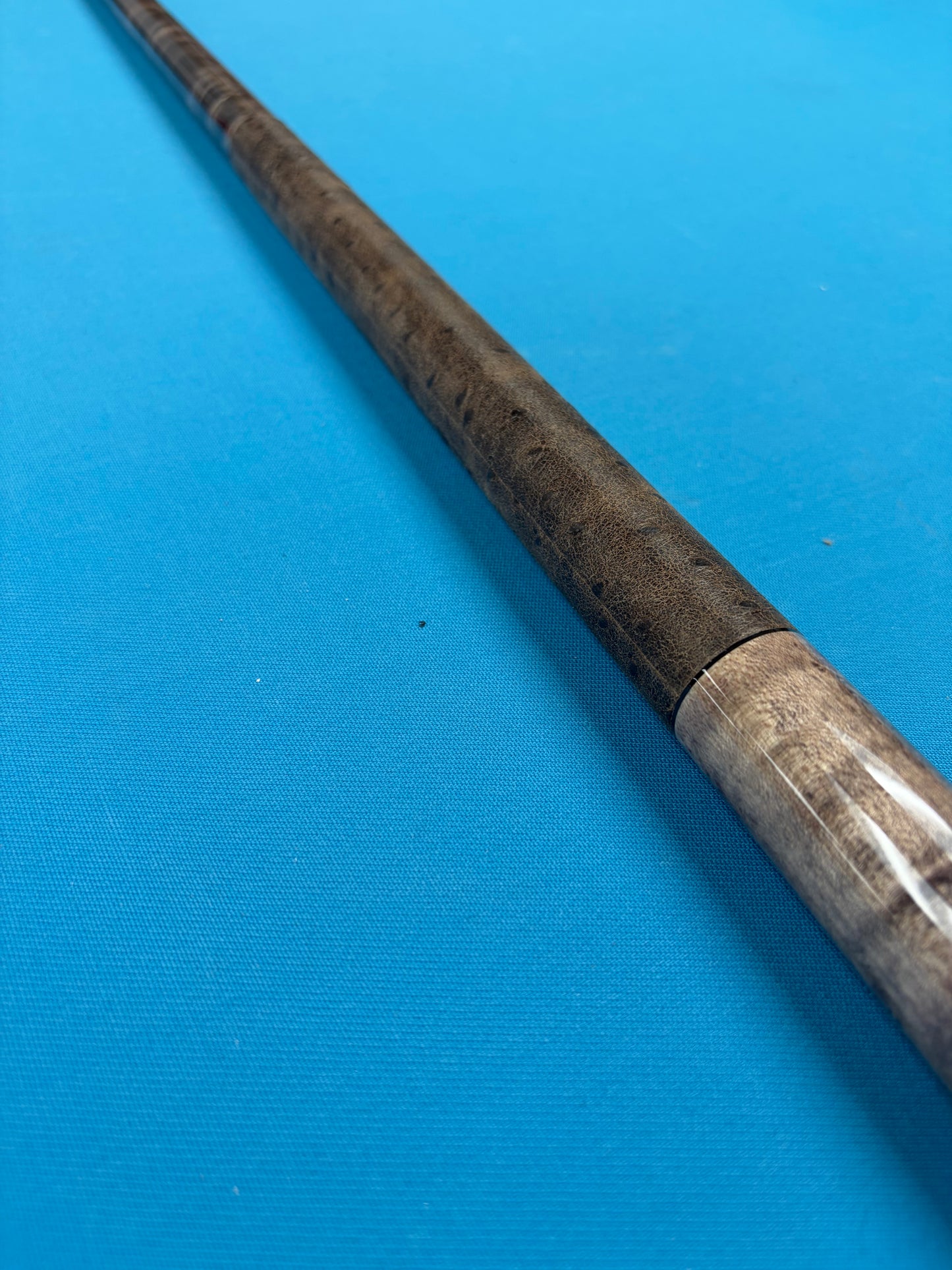 McDermott Pool Cue Grey Walnut Brown Ostrich Wrap