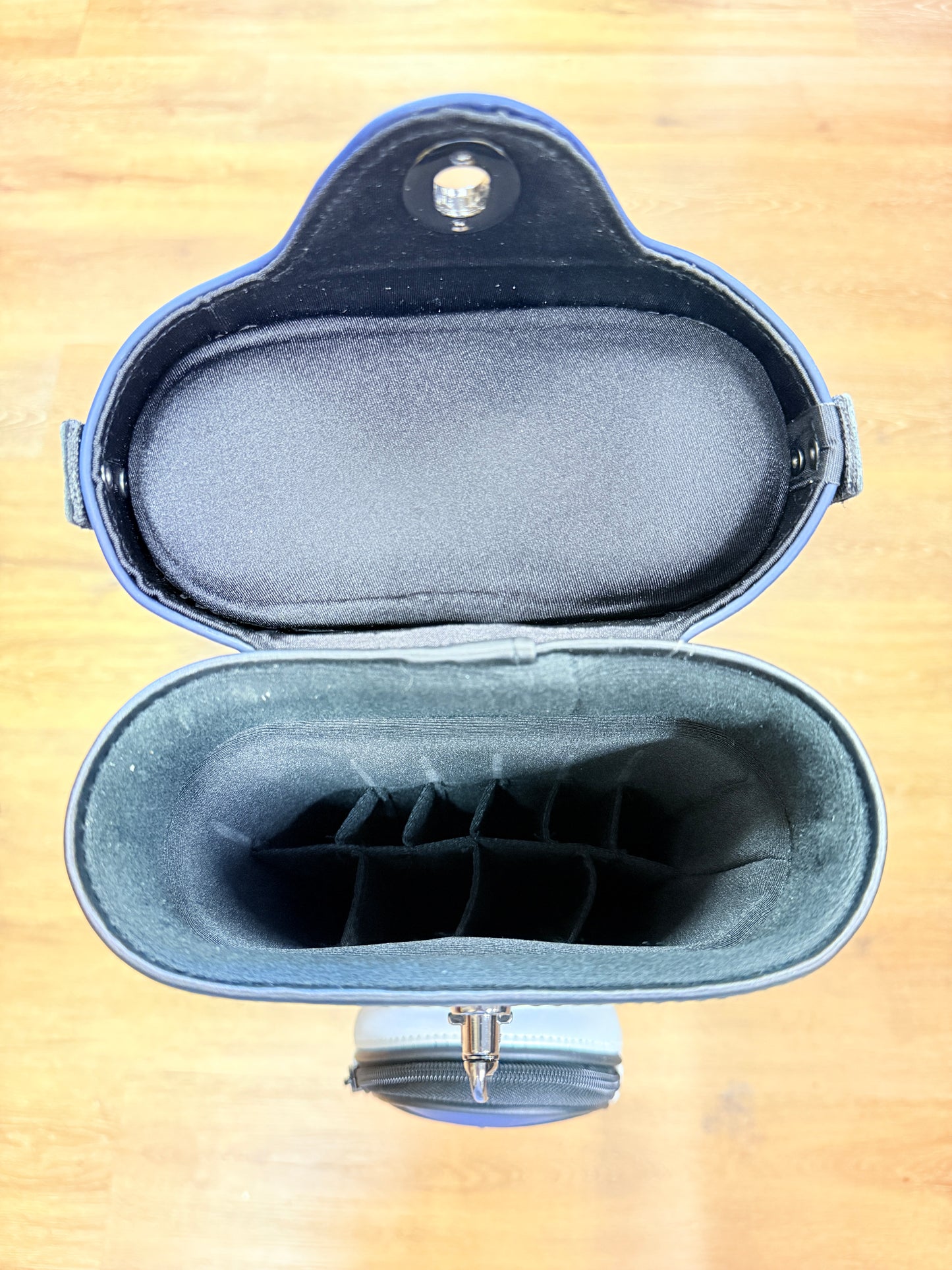 4x6 Cue Case Blue, Black, & White with Lift Clasp with 1 strap & 2 handles