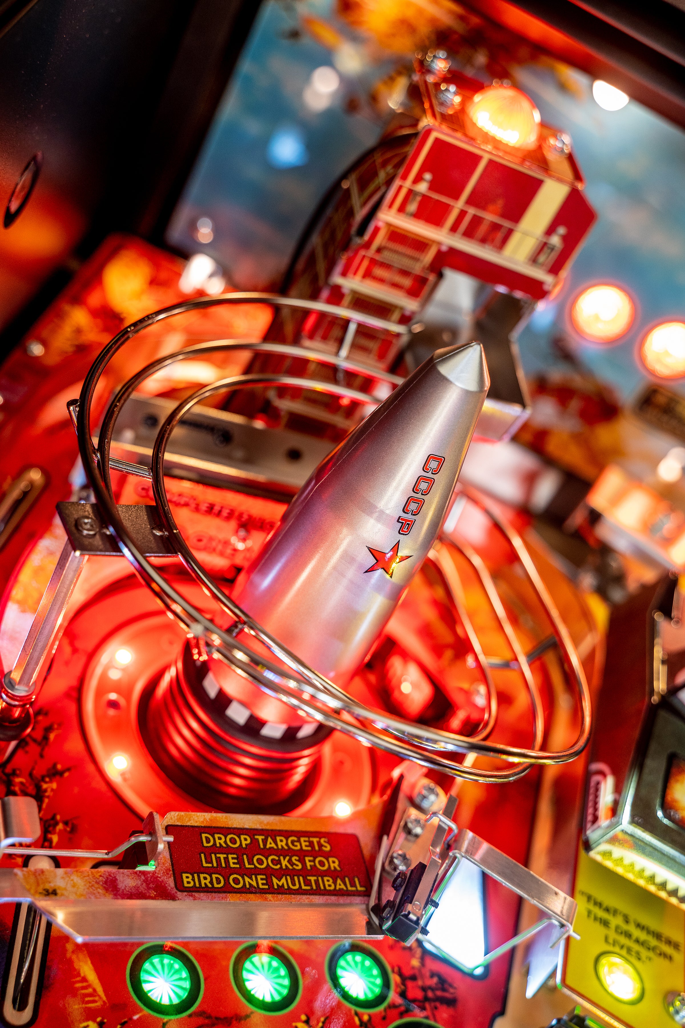 James Bond 007 Premium Stern Pinball - view 15