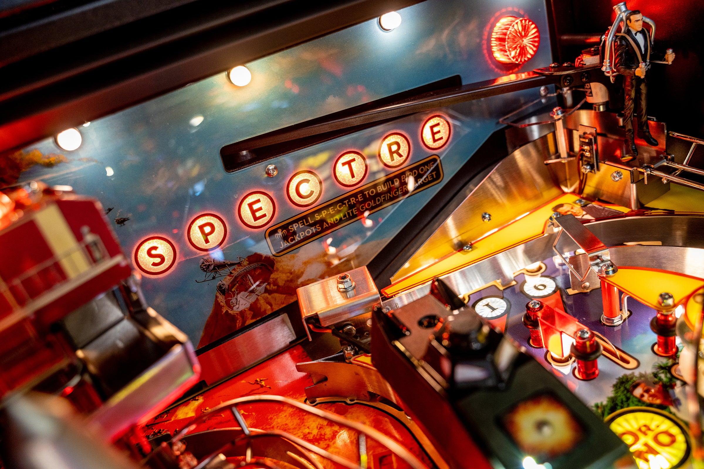 James Bond 007 Premium Stern Pinball - view 20