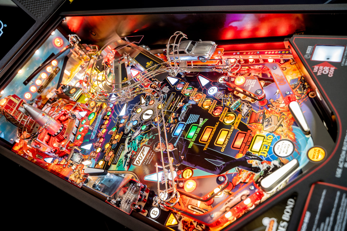 James Bond 007 Premium Stern Pinball