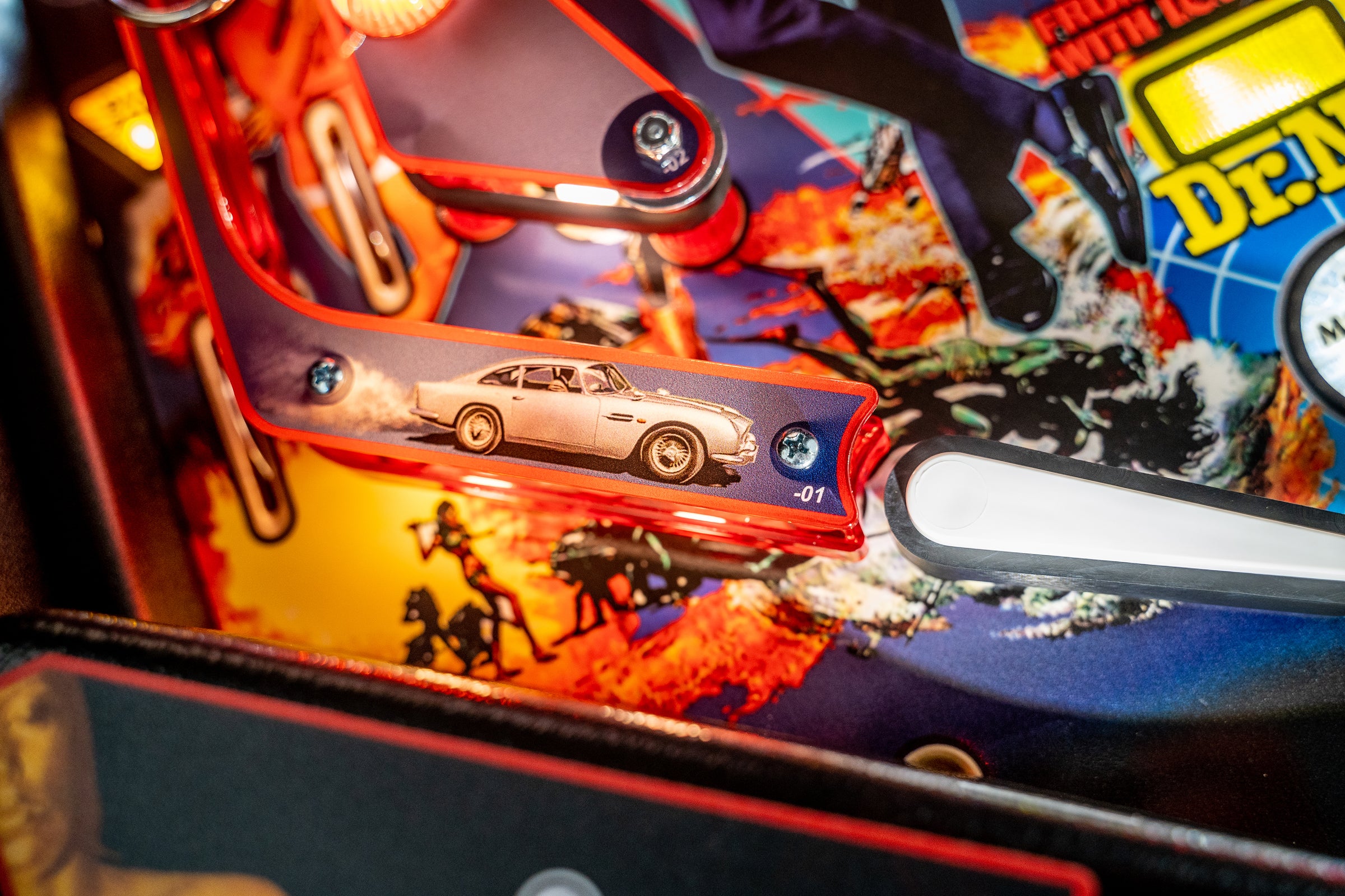James Bond 007 Pro Stern Pinball - view 12