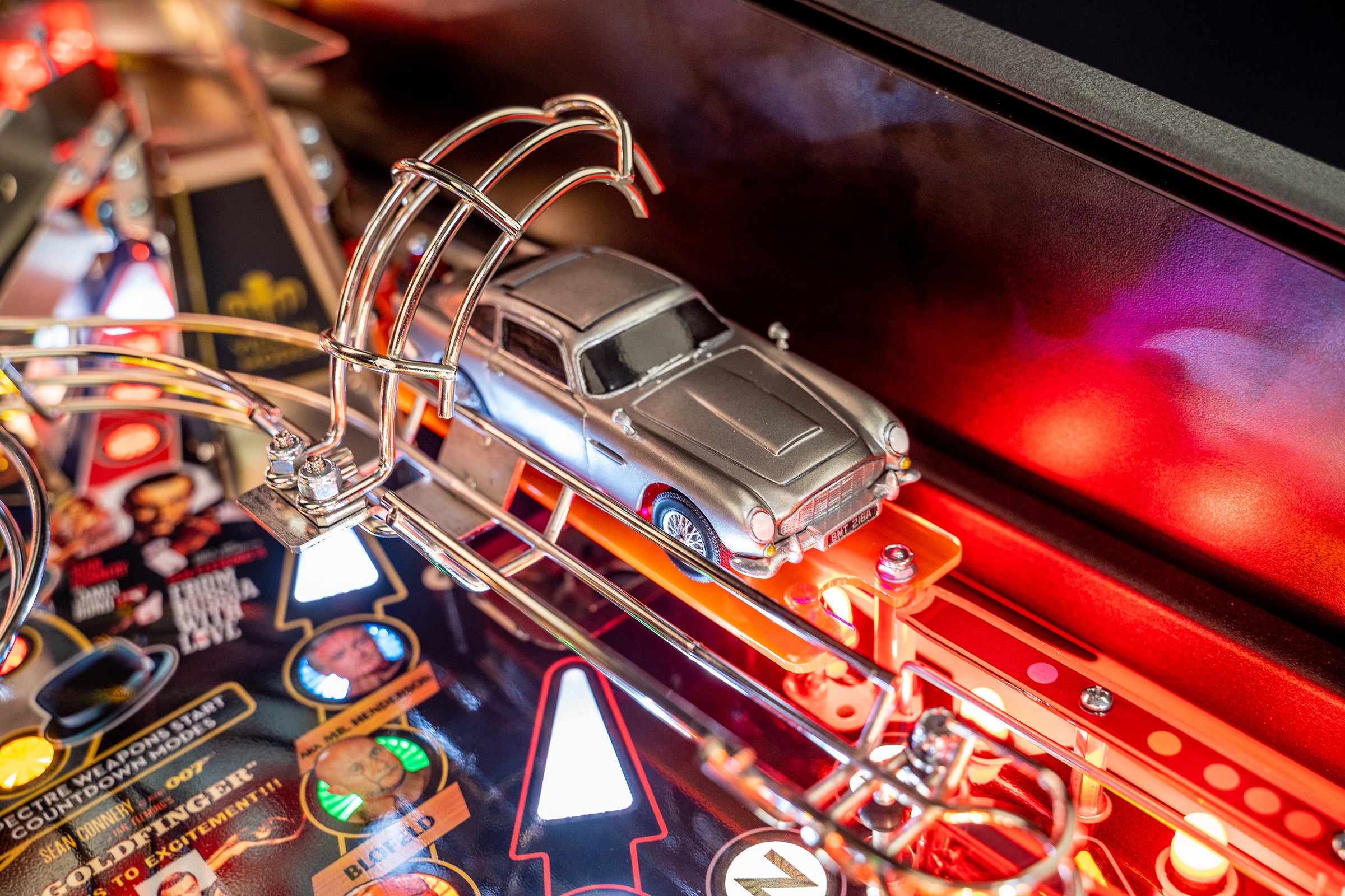 James Bond 007 Pro Stern Pinball - view 17