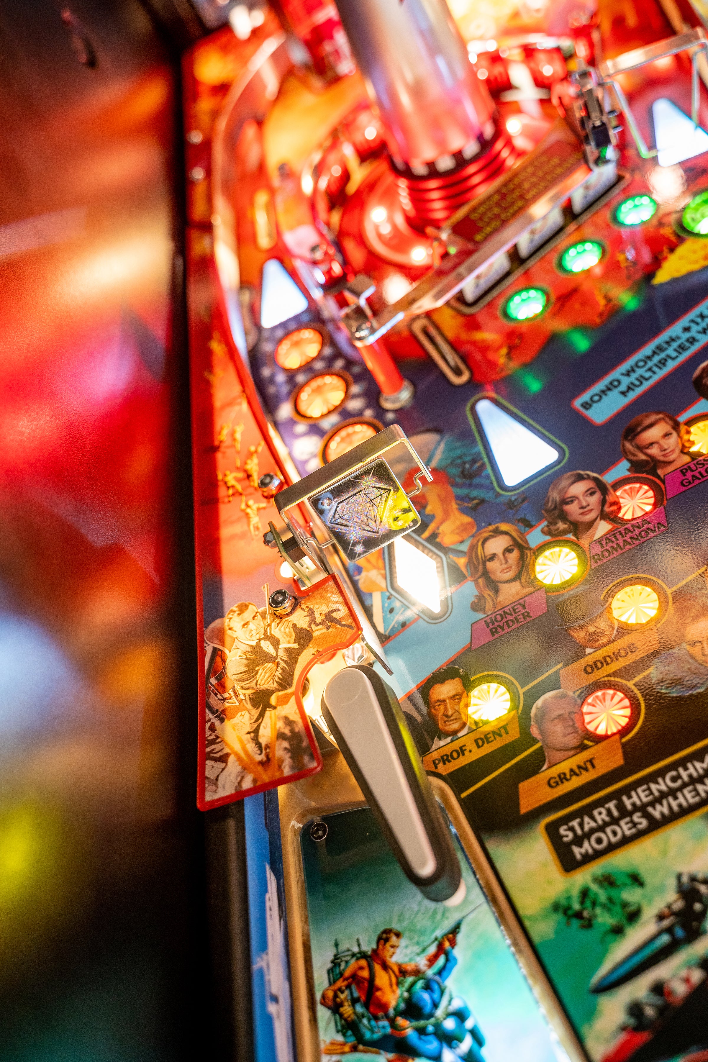 James Bond 007 Pro Stern Pinball - view 23