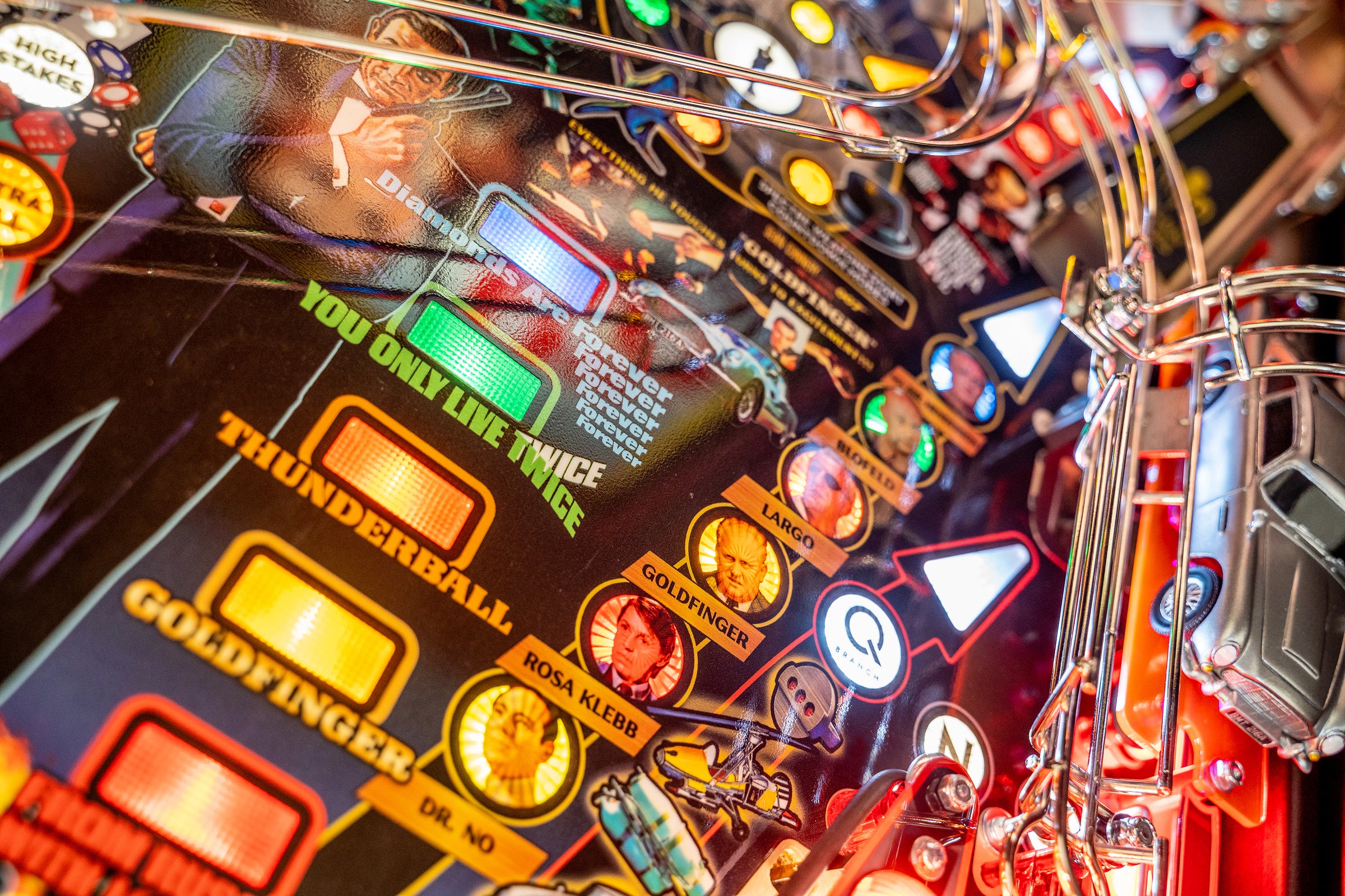 James Bond 007 Pro Stern Pinball - view 24