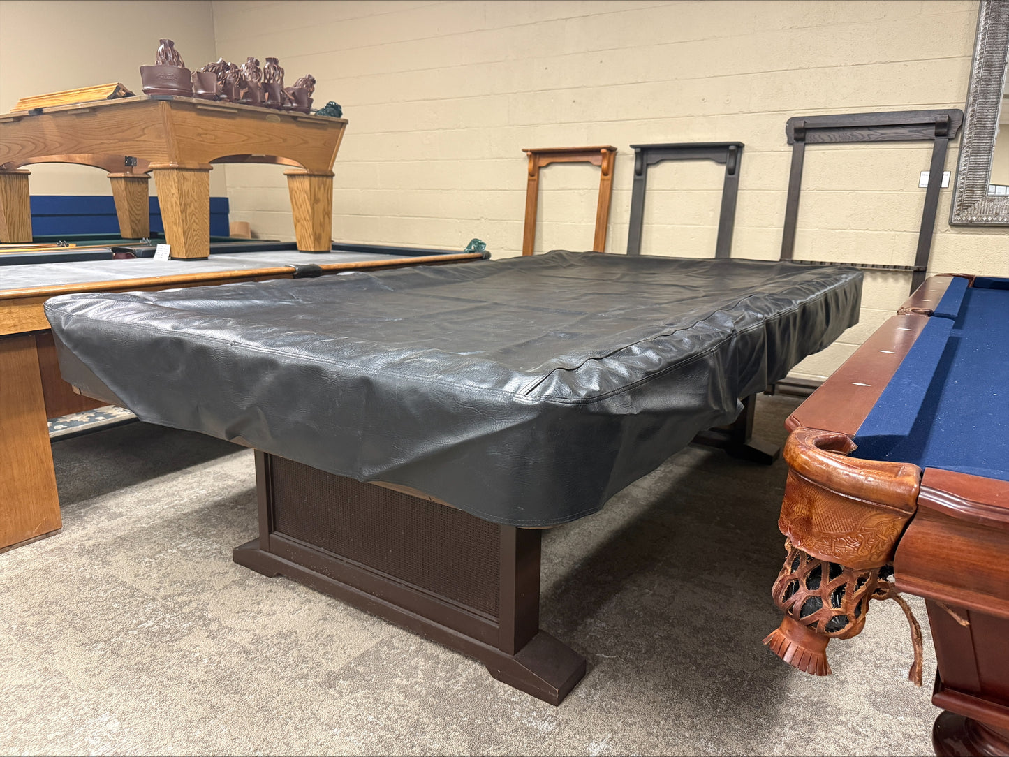 8 1/2 M Pre owned Table Cover - view 4