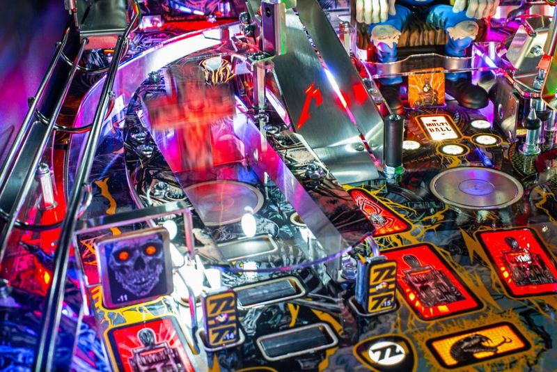 Metallica Remastered Premium Stern Pinball - view 5