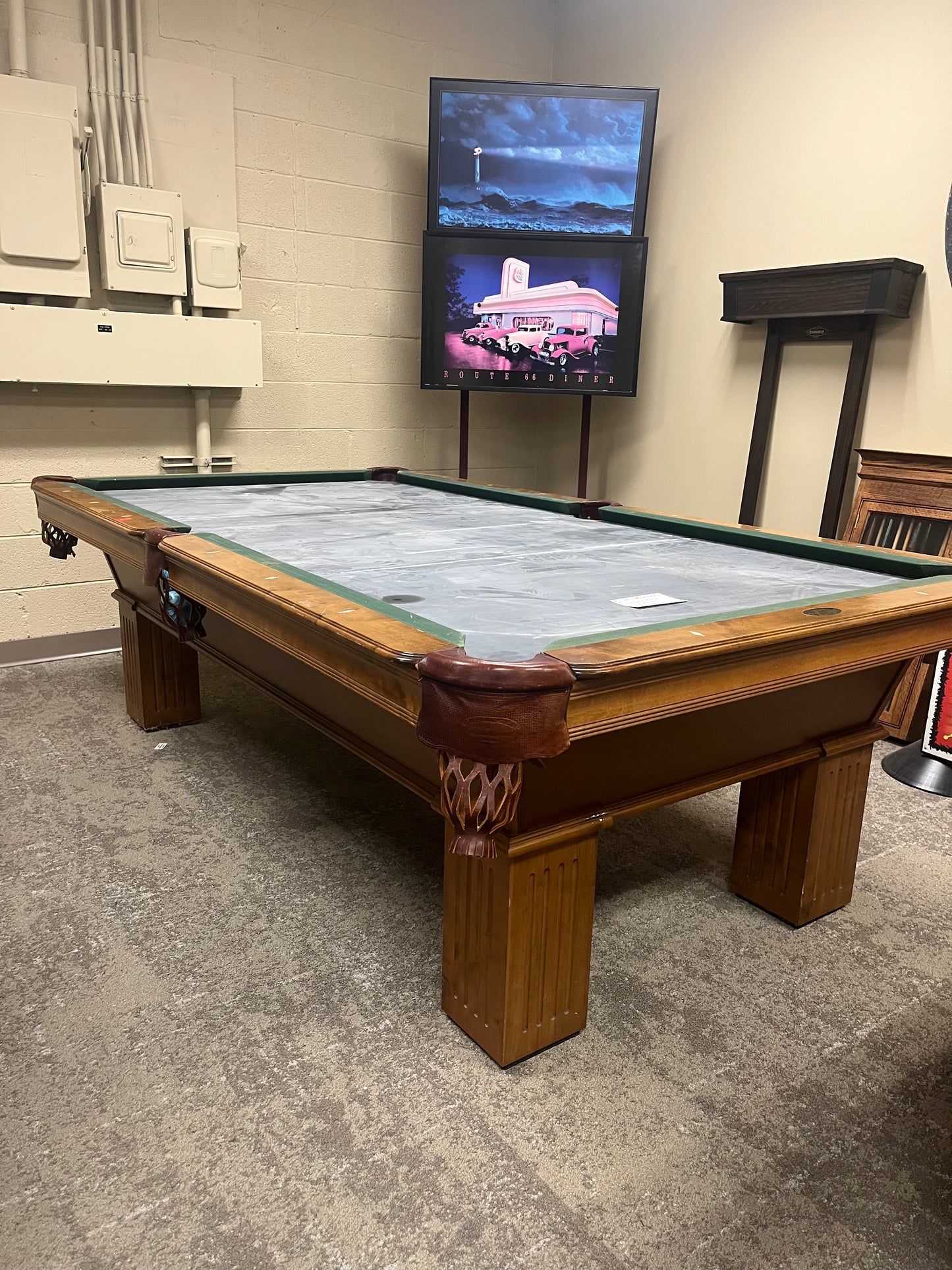 Pre-Owned 8' Pro Olhausen Southern Pool Table