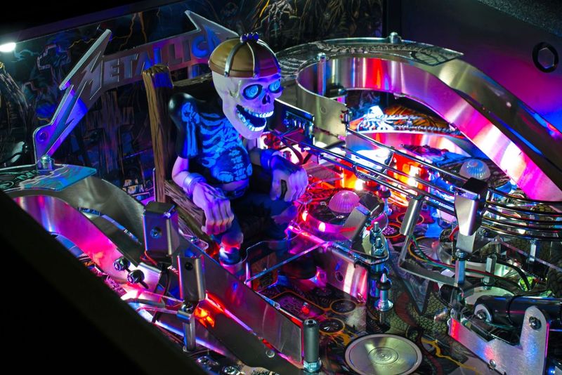 Metallica Remastered Premium Stern Pinball - view 4